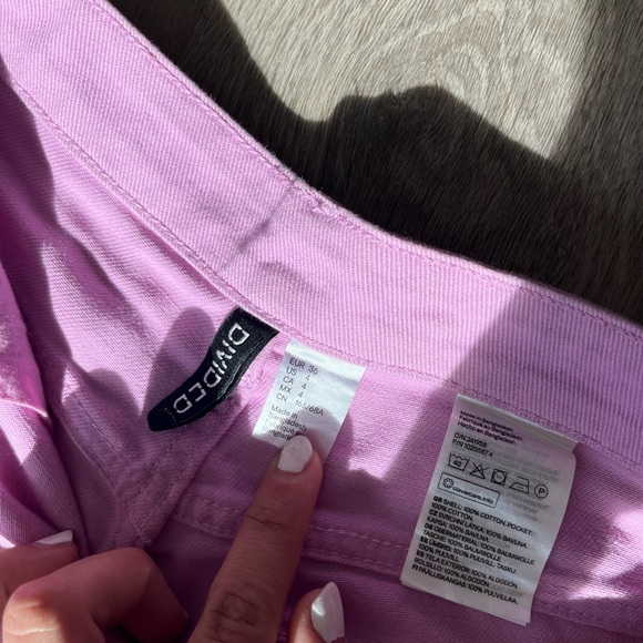 Pink shorts - Picture 3 of 3